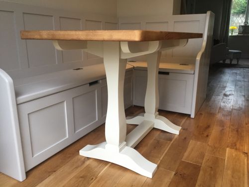 Click Here To Enlarge This Photo Of Pedestal Table with Shaped Legs