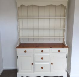 Dresser: Click Here To View Larger Image